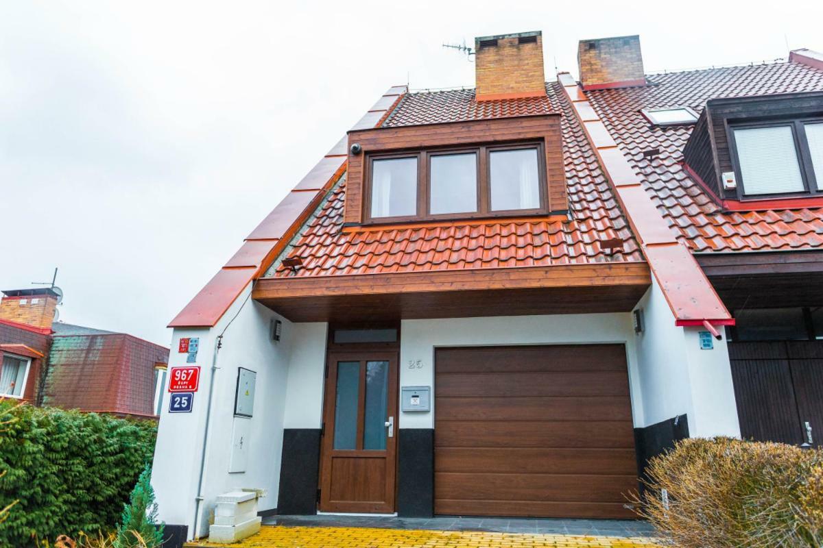 Apartment Charlie Прага Экстерьер фото